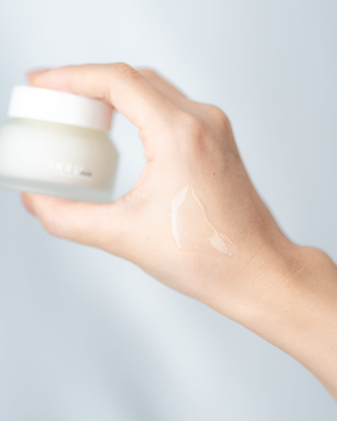 aria | all-in-one repairing & illuminating aqua gel